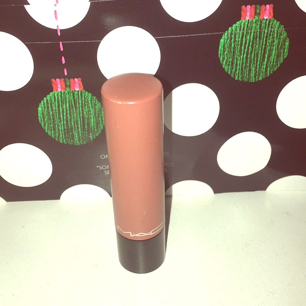 Mac lipstick, liptensity in Smoked Almond